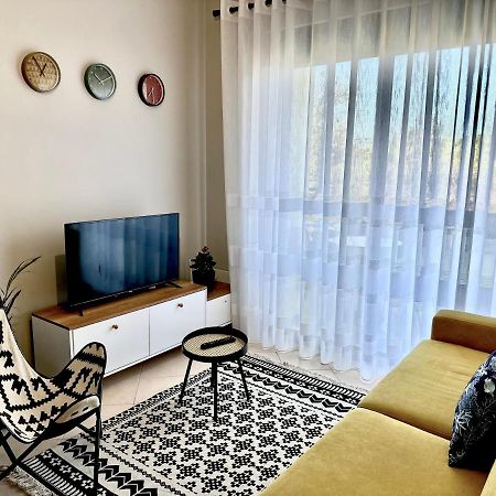 Cheerful 2-Bedroom Apartment In Golem Голем Екстер'єр фото