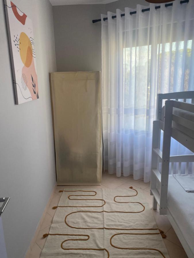 Cheerful 2-Bedroom Apartment In Golem Голем Екстер'єр фото