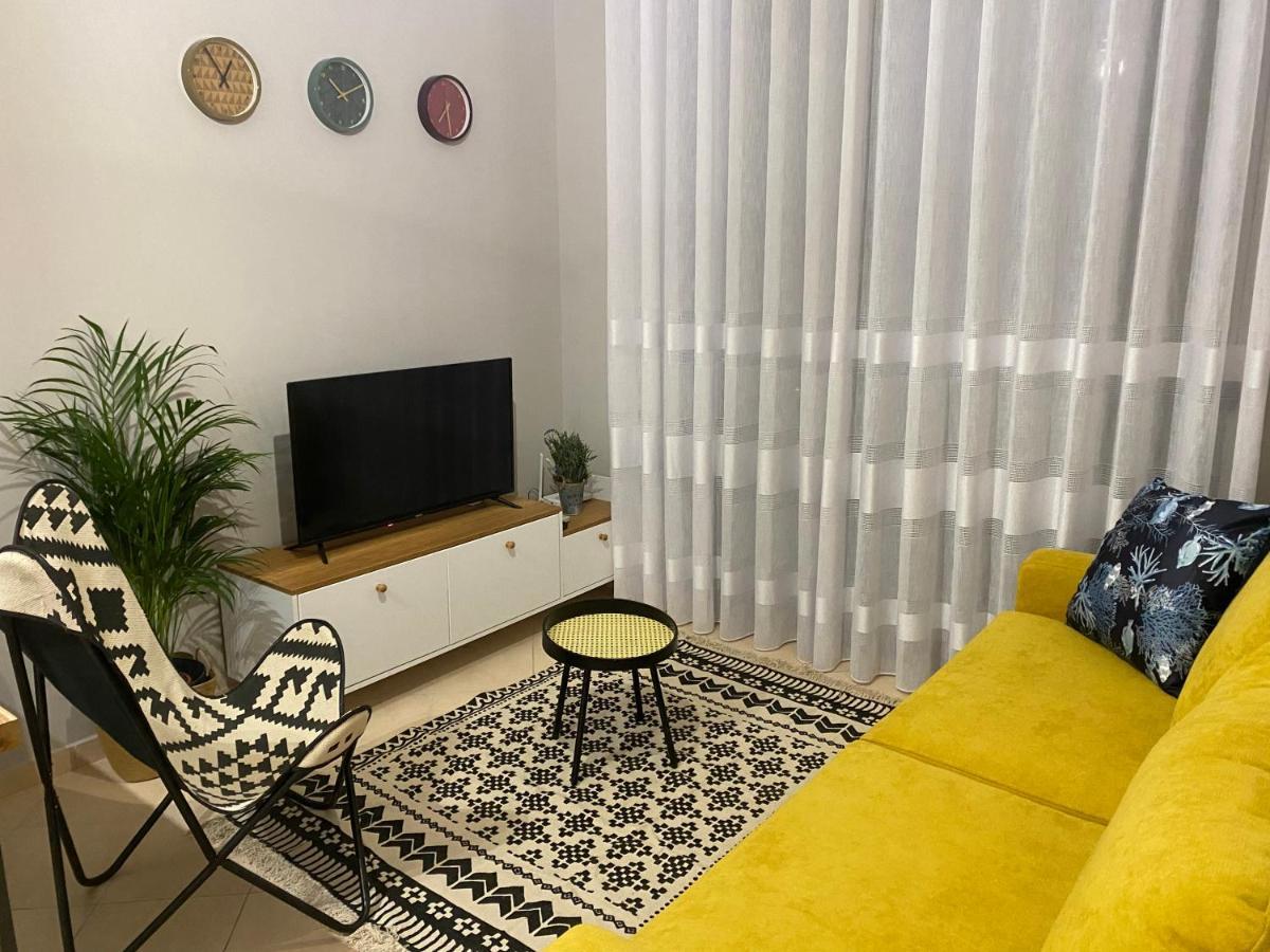 Cheerful 2-Bedroom Apartment In Golem Голем Екстер'єр фото
