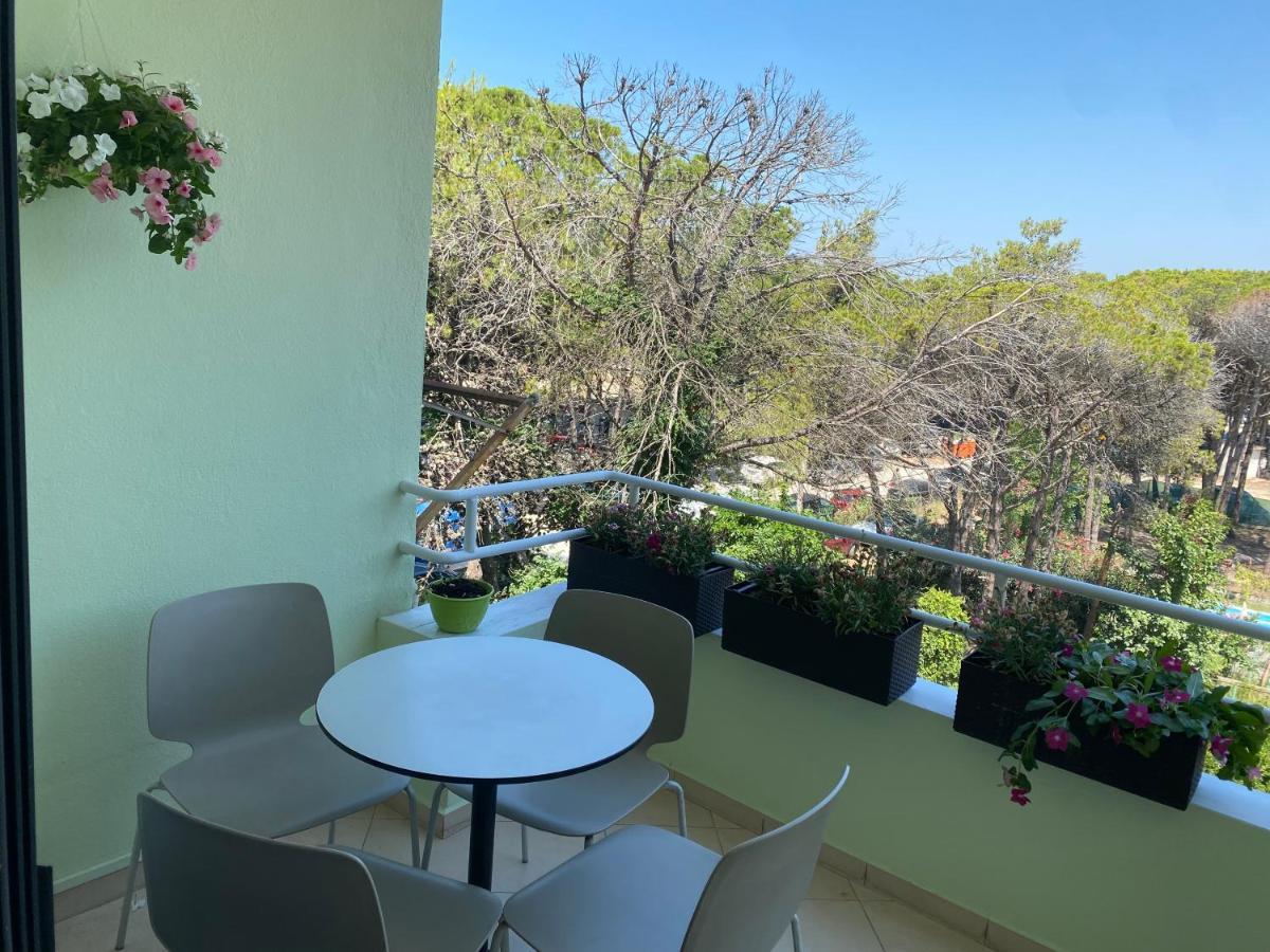 Cheerful 2-Bedroom Apartment In Golem Голем Екстер'єр фото