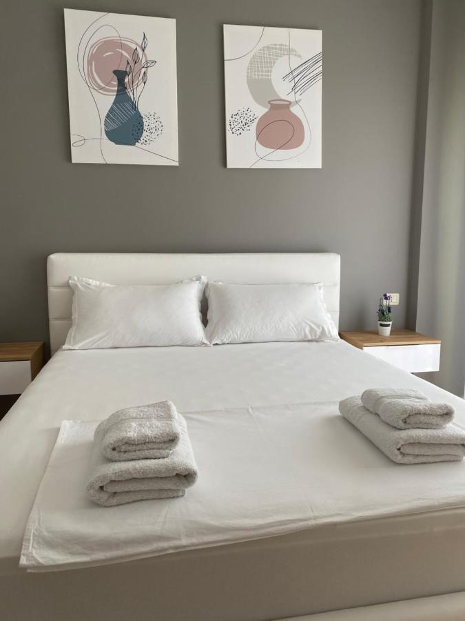 Cheerful 2-Bedroom Apartment In Golem Голем Екстер'єр фото